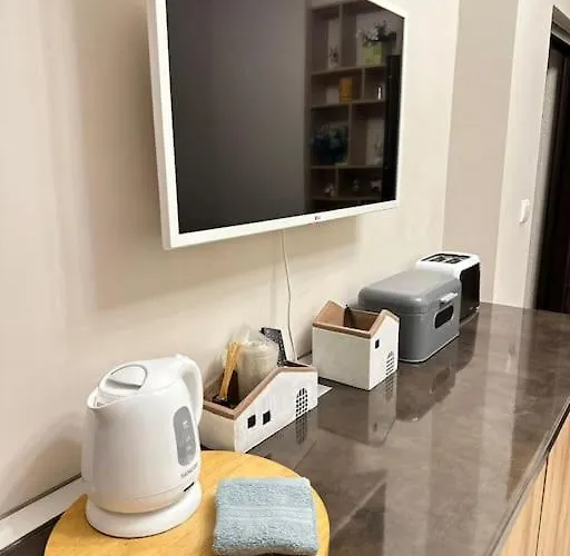 Centre Stylish With Private Backyard Διαμέρισμα *