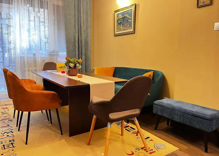 Centre Stylish With Private Backyard Σόφια