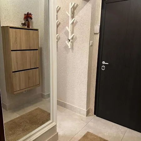 Centre Stylish With Private Backyard Sofya