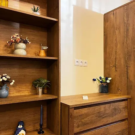 Centre Stylish With Private Backyard * Sofya