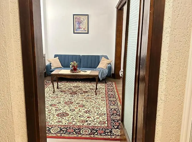 Centre Stylish With Private Backyard