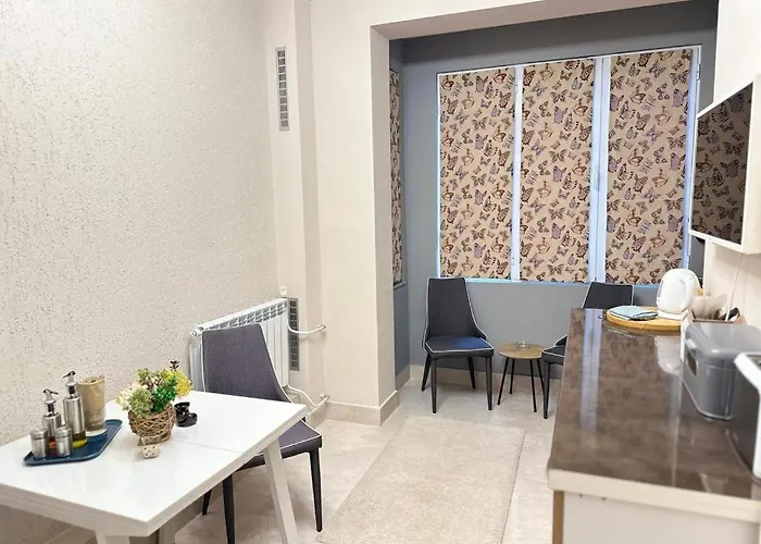 Centre Stylish With Private Backyard Appartamento *