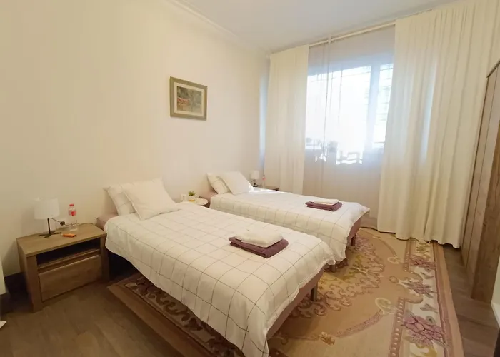 Centre Stylish With Private Backyard Appartamento