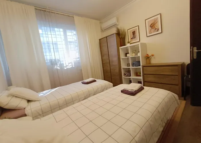 Apartament Centre Stylish With Private Backyard